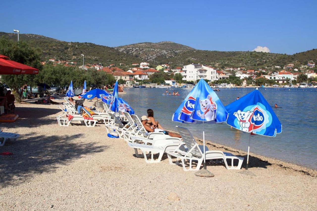 Apartments By The Sea Vinisce, Trogir - 5229 Dış mekan fotoğraf