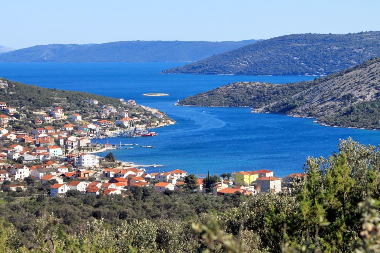 Apartments By The Sea Vinisce, Trogir - 5229 Dış mekan fotoğraf