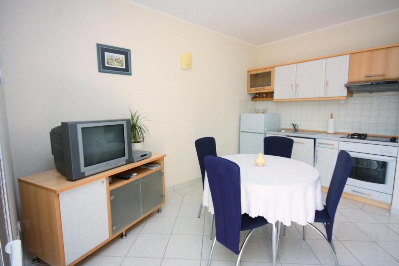 Apartments By The Sea Vinisce, Trogir - 5229 Dış mekan fotoğraf